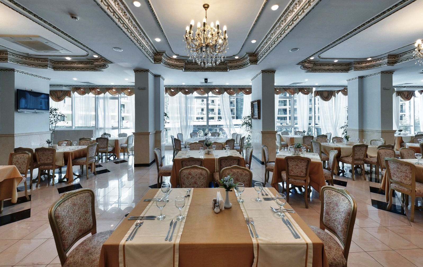 Planeta Restaurant 1